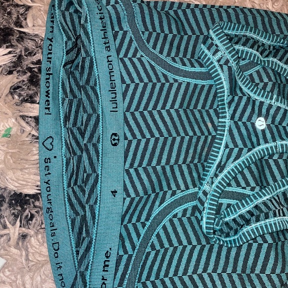 Lululemon stripped workout tank - Picture 3 of 3